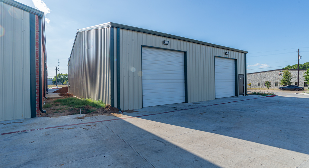 416 & 418 Power House St., McKinney, Texas 75071 Office / Warehouse